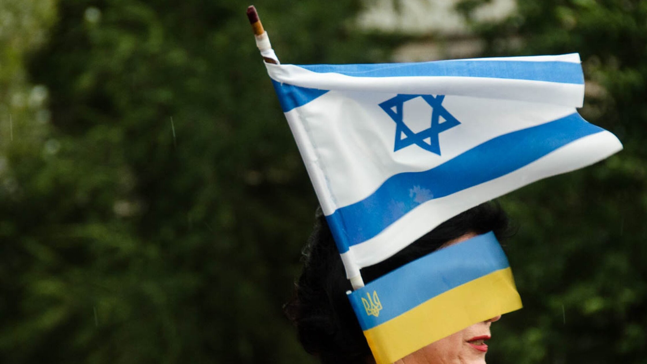 люди обговорюють тему дискримінації та прав людини